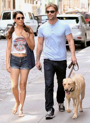 Olivia Korenberg with her husband Seann William Scott